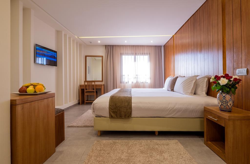 Ayoub & Hotel